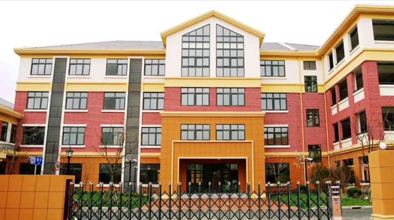 [浦東]龔路中學(xué):浦東新區(qū)教育局領(lǐng)導(dǎo)蒞臨龔路中學(xué)新校區(qū)開展視察調(diào)研工作