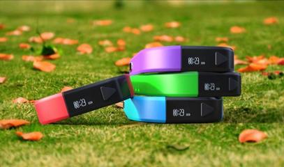 廣東一所中學(xué)因采購(gòu)智能手環(huán)被質(zhì)疑,可監(jiān)測(cè)學(xué)生運(yùn)動(dòng)、睡眠數(shù)據(jù)!