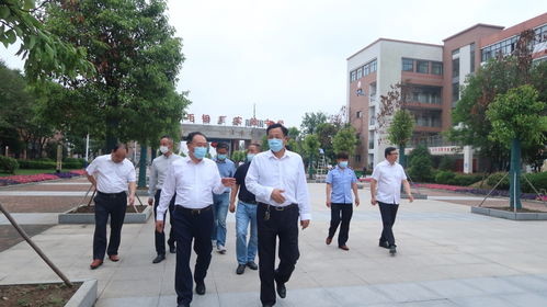 蚌埠市市場監(jiān)督管理局到固鎮(zhèn)縣毛鉭廠實驗中學(xué)開展考前食品安全和疫情防控督查工作