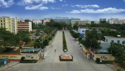 樂東中學(xué)這下要全國出名了!